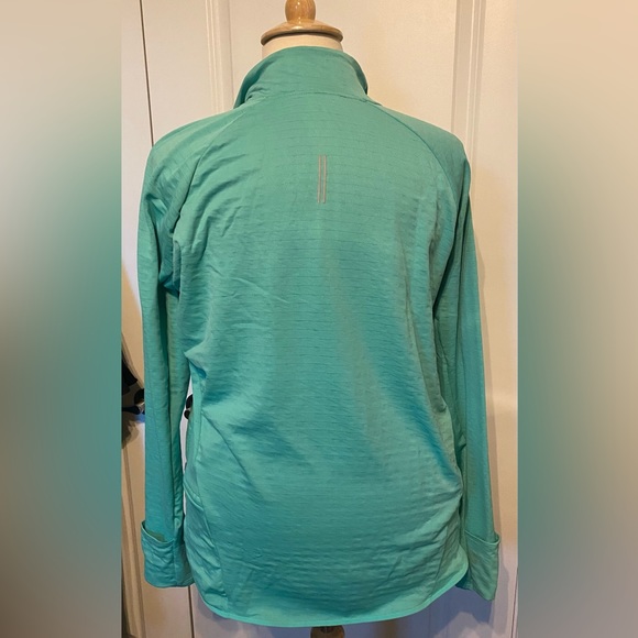 Nike Plus Top - Picture 3 of 6